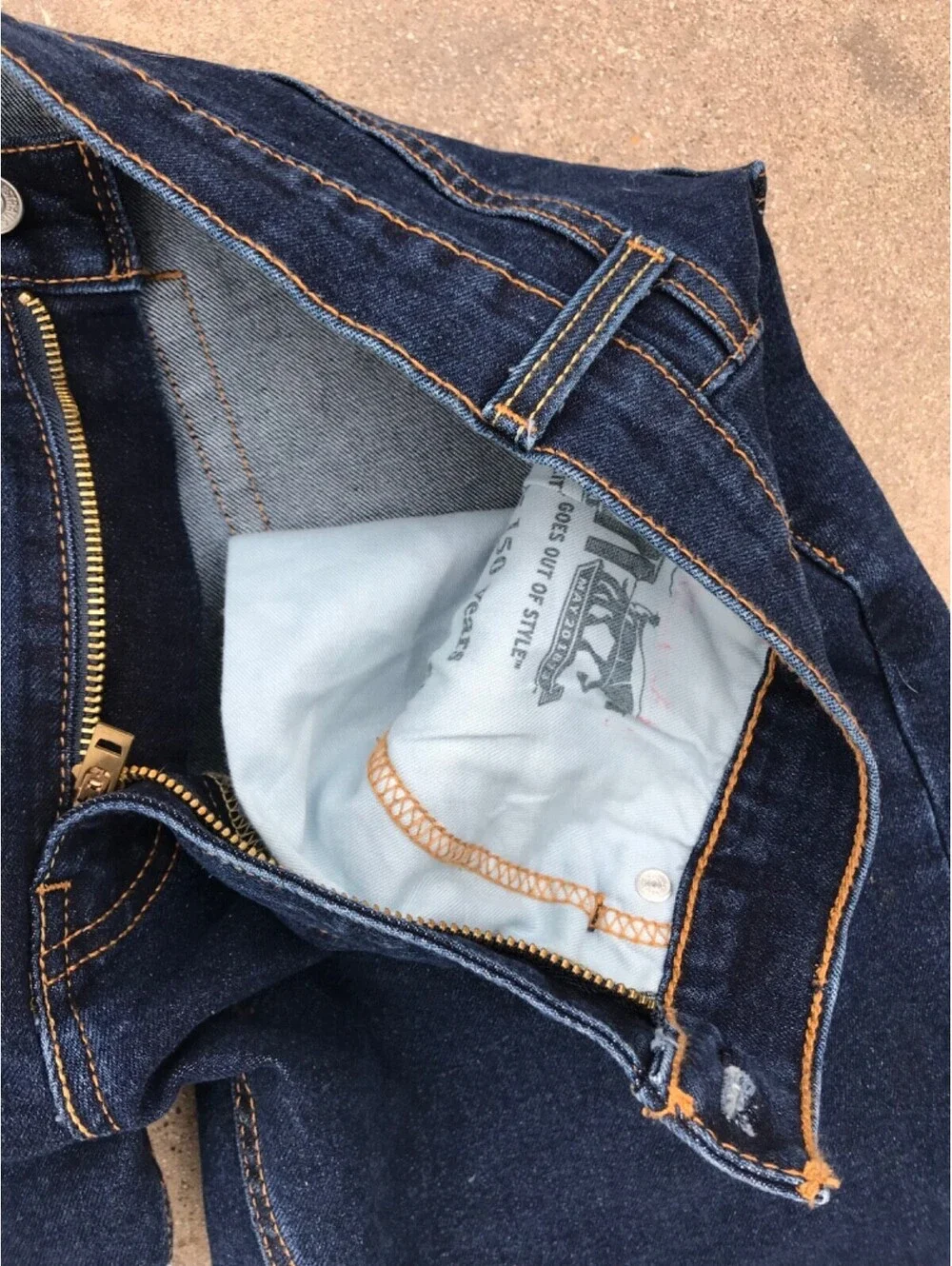 Levis 505 Jeans Mens 32x30 Dark Blue Denim Straight Leg Medium Wash Great Shape